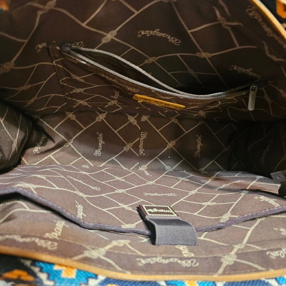 Wrangler Women's Southwestern Print Dual Sided Wide Canvas Tote 17 X 5 X 13 - Picture 10 of 16